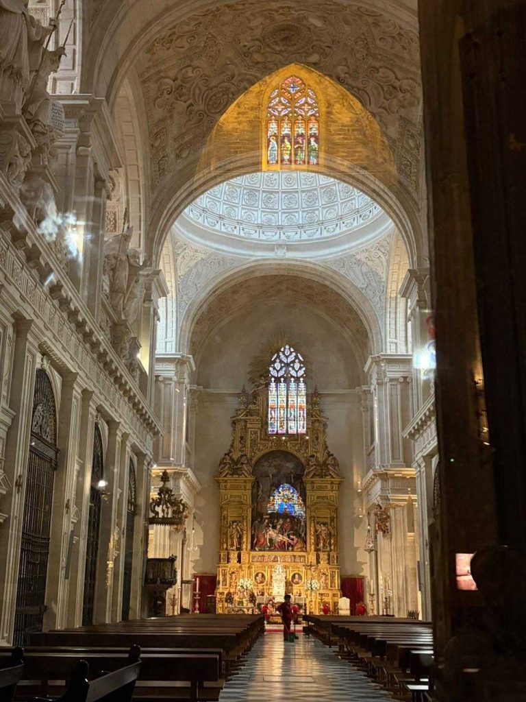 セビージャ大聖堂、モスクを礎に築かれた、世界最大級のゴシック建築